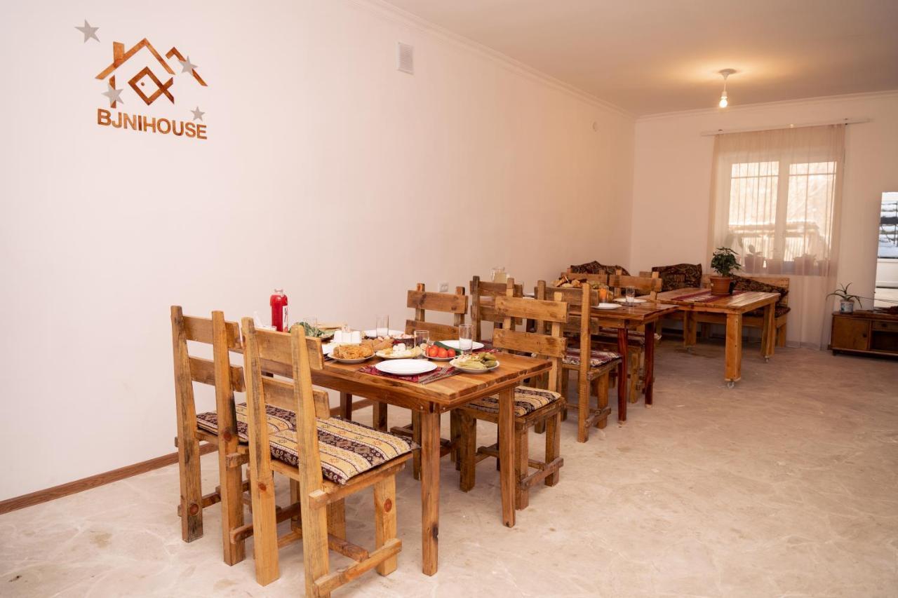 Bjnihouse, Guest House Luaran gambar